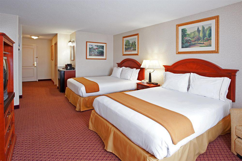 Holiday Inn Express & Suites - Sharon-Hermitage By Ihg West Middlesex Phòng bức ảnh