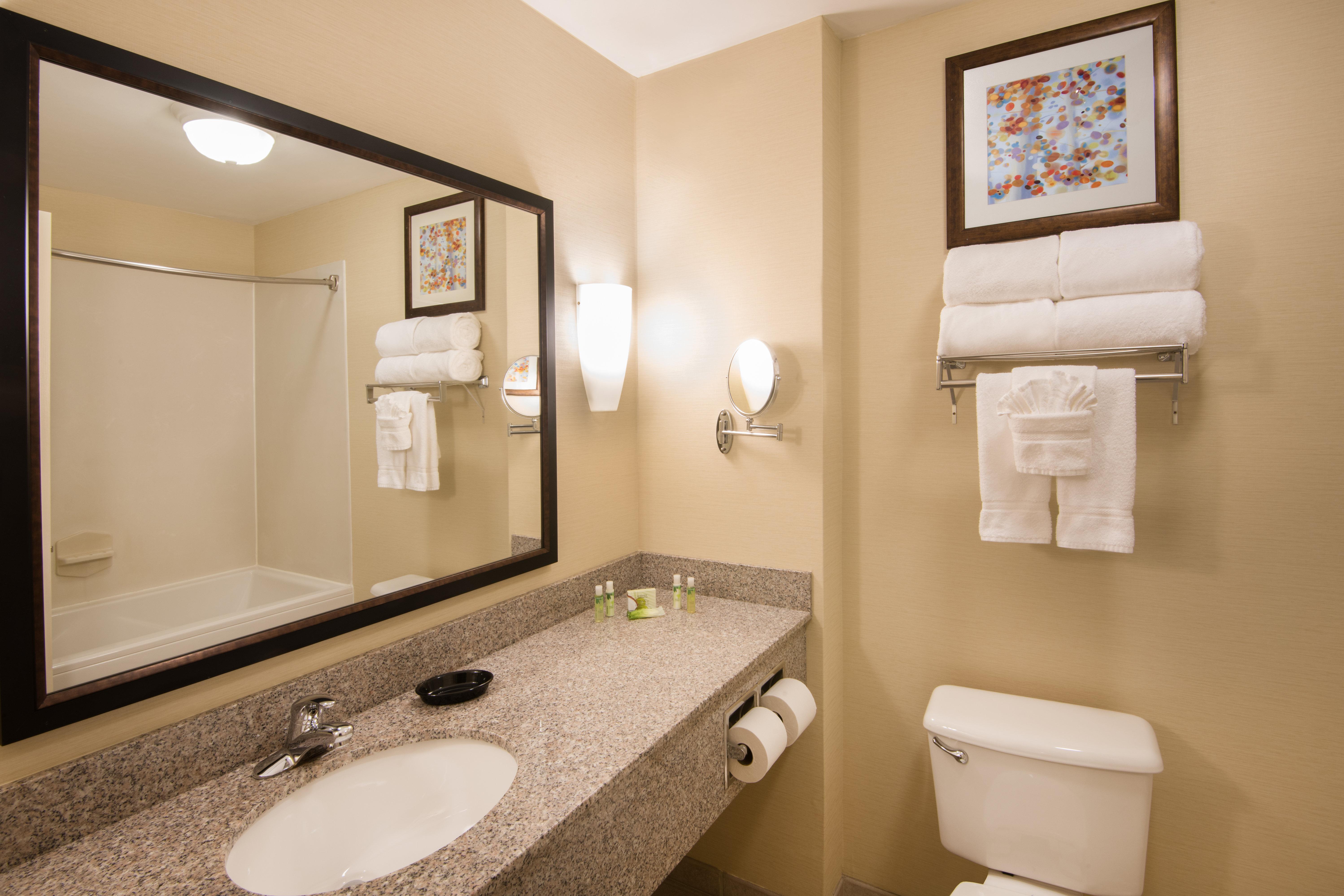 Holiday Inn Express & Suites - Sharon-Hermitage By Ihg West Middlesex Ngoại thất bức ảnh