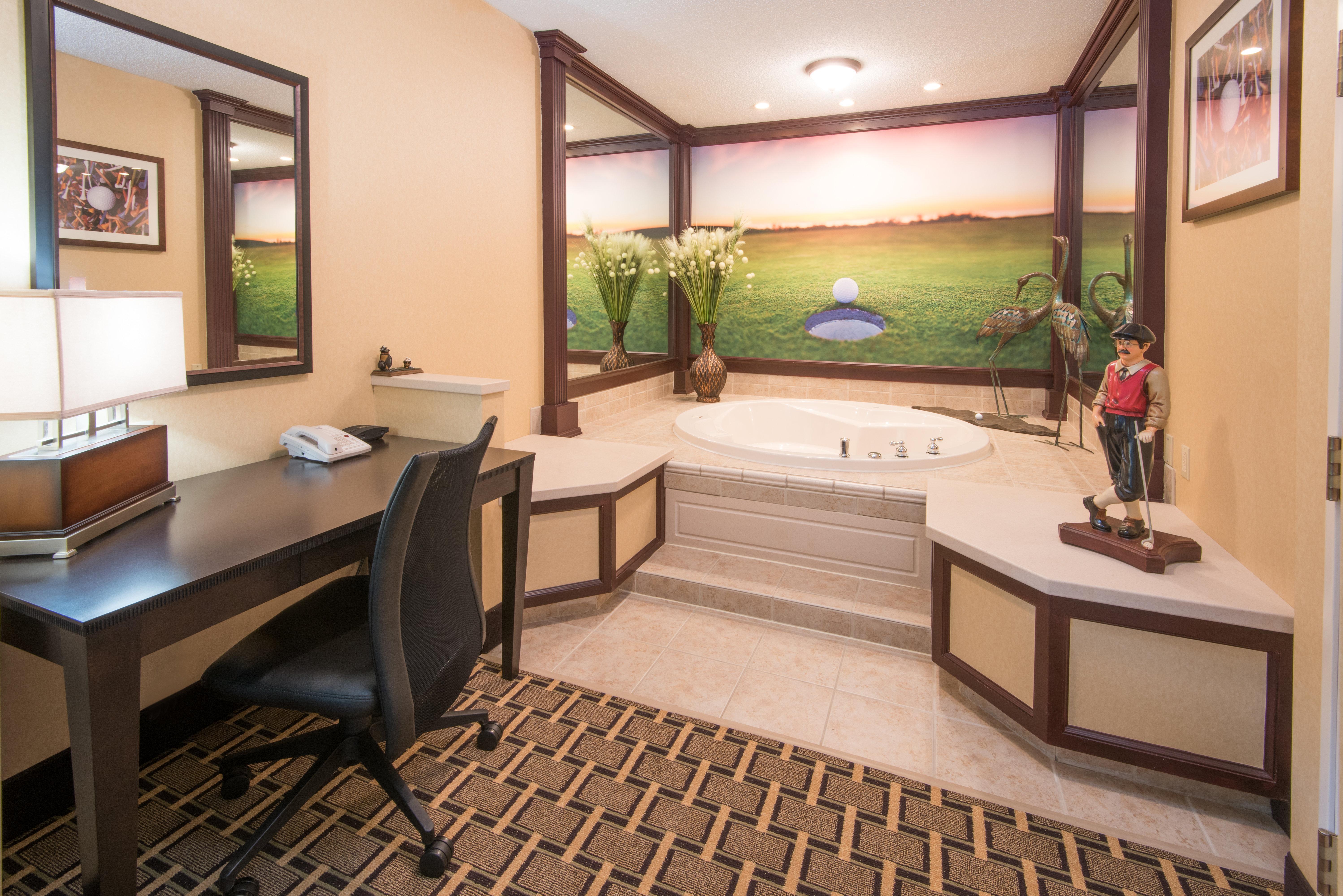 Holiday Inn Express & Suites - Sharon-Hermitage By Ihg West Middlesex Ngoại thất bức ảnh