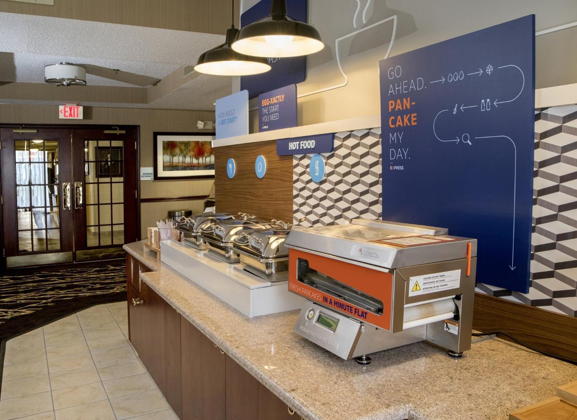 Holiday Inn Express & Suites - Sharon-Hermitage By Ihg West Middlesex Ngoại thất bức ảnh