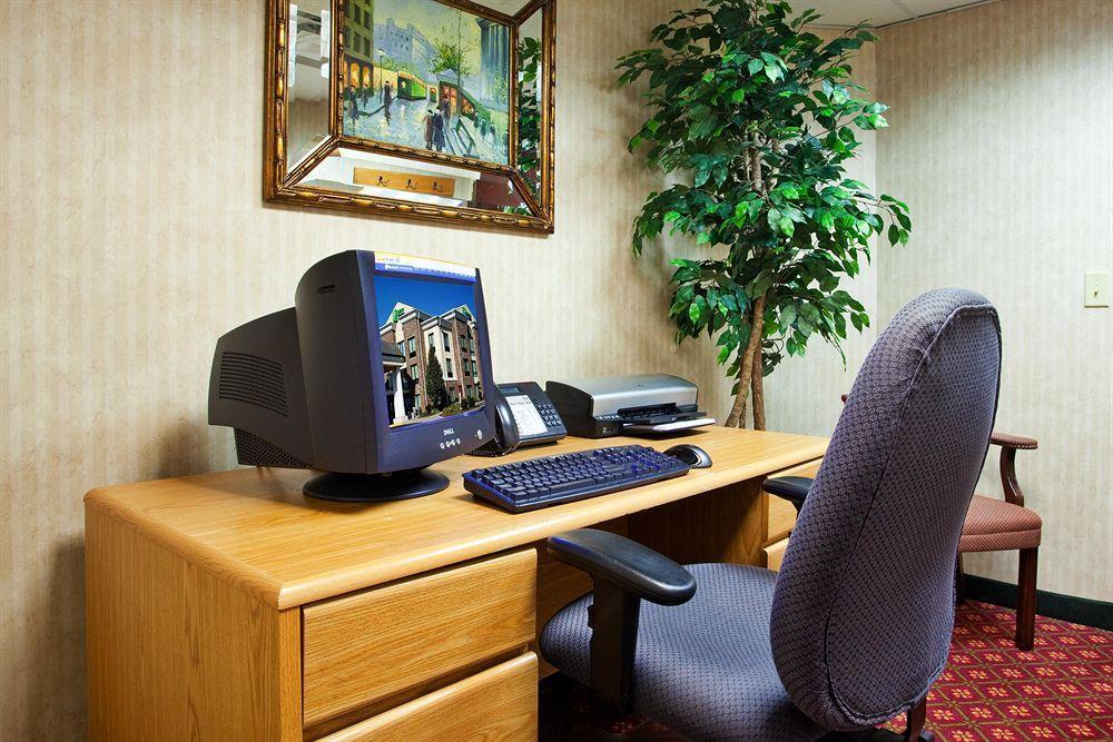 Holiday Inn Express & Suites - Sharon-Hermitage By Ihg West Middlesex Ngoại thất bức ảnh