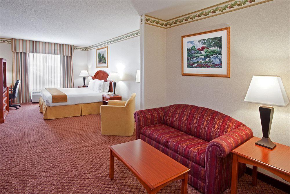 Holiday Inn Express & Suites - Sharon-Hermitage, An Ihg Hotel West Middlesex Ngoại thất bức ảnh